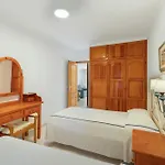 Playa Delphin 302 *